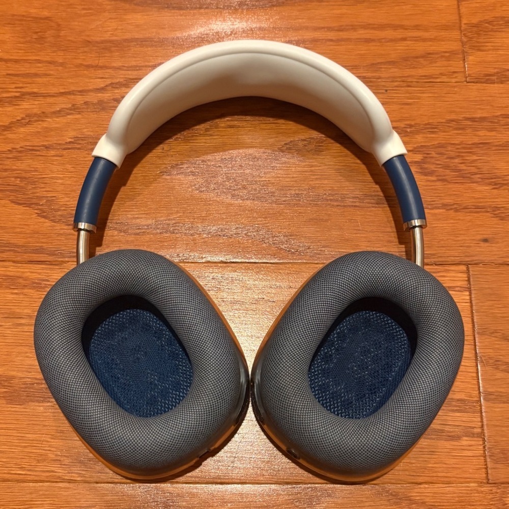 Apple AirPods Max Wireless OverEar Headphones Sky Blue Noise Cancelling 1st gen - Picture 2 of 5
